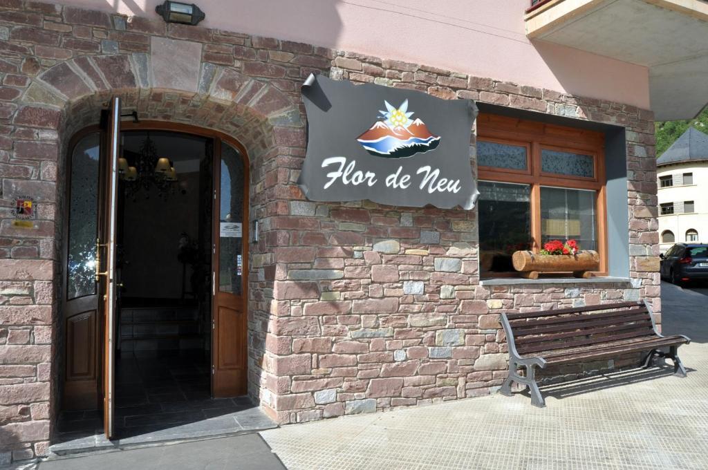 Hotel Flor De Neu El Pont de Suert Εξωτερικό φωτογραφία